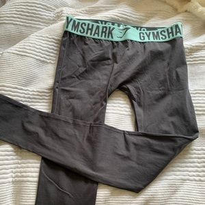 Grey and blue gym shark leggings